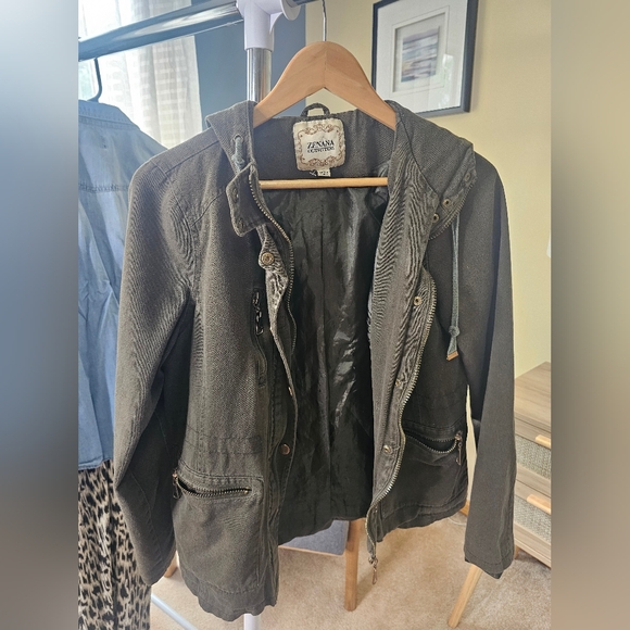 Zenana Outfitters: Olive/Army Green Zipper-Button Hooded Utility Jacket | NWOT💛 - Picture 2 of 7